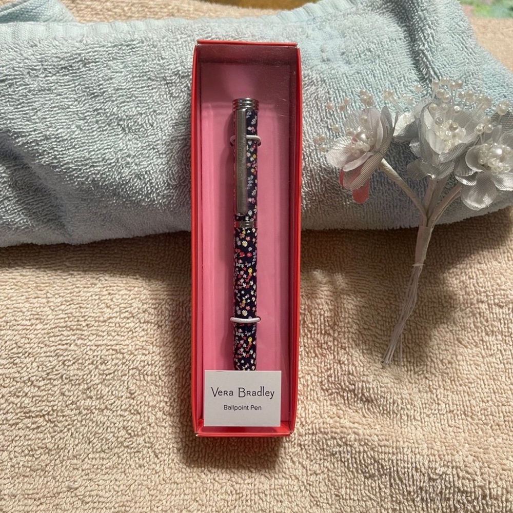 NWT Vera Bradley Scattered Wildflowers Ball Point Pen Retired